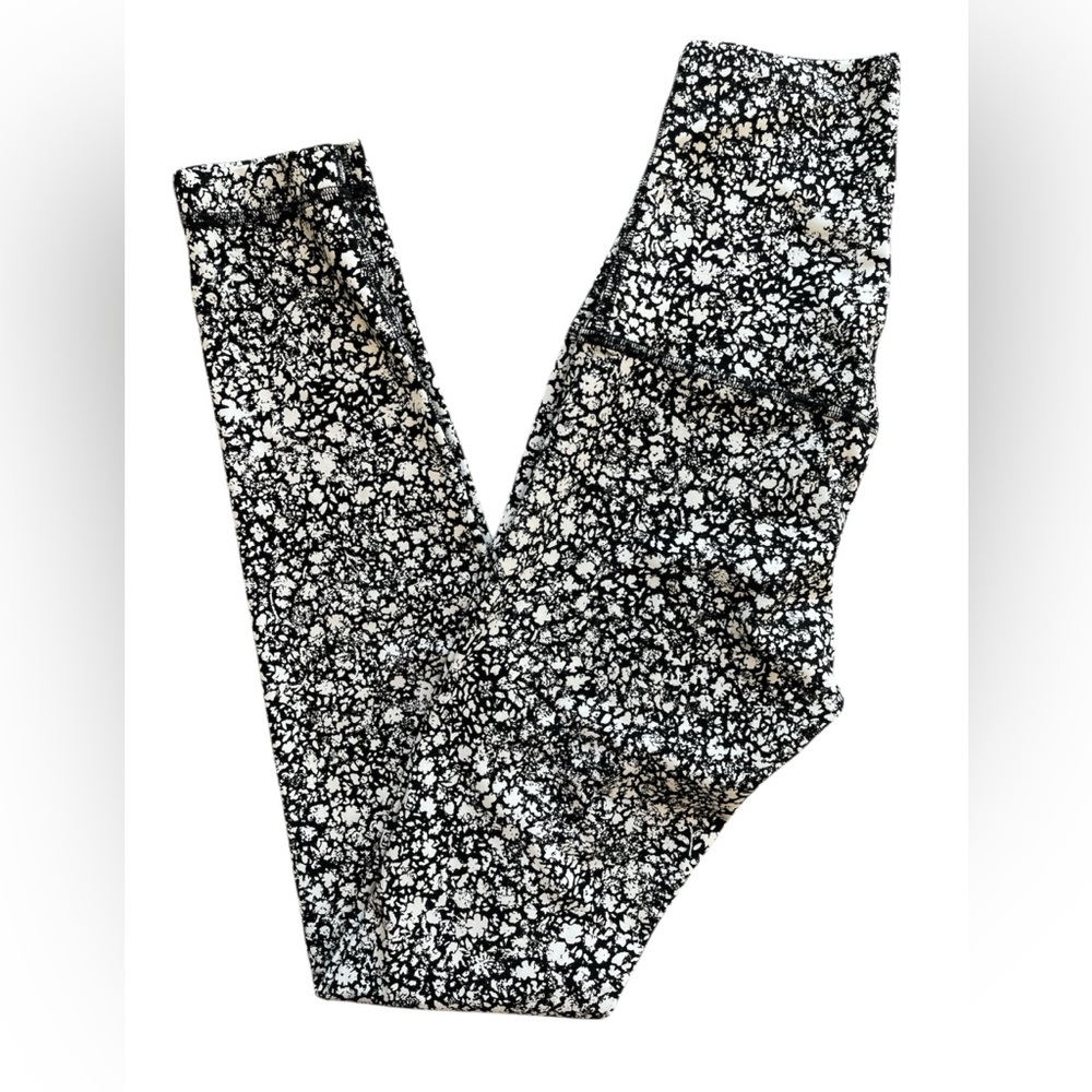 Lululemon Align High-Rise 28” Venture Floral Alpine White Black Size 2